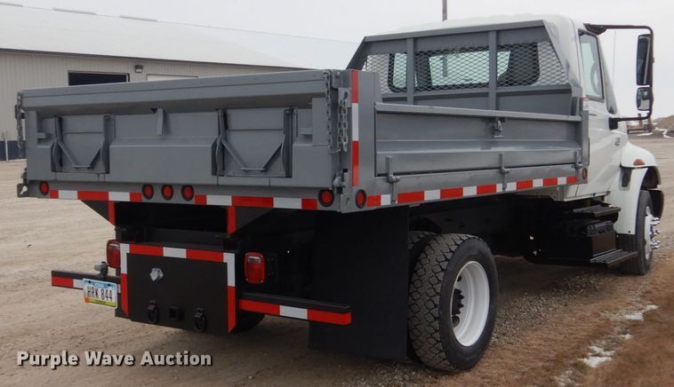 image for item HU9992 2006 International 4200  dump truck