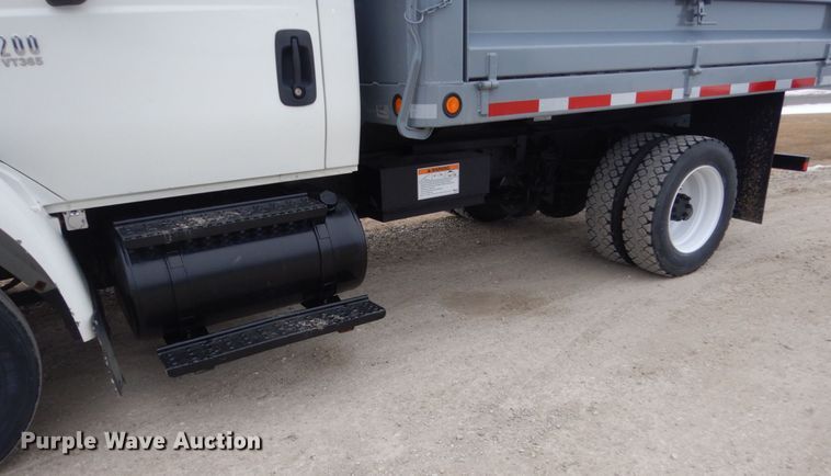 image for item HU9992 2006 International 4200  dump truck