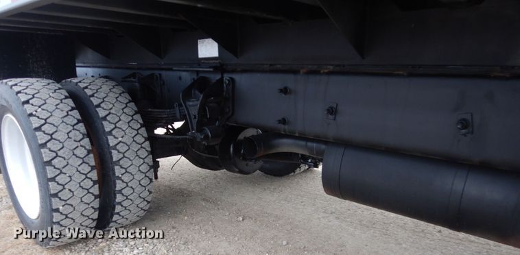 image for item HU9992 2006 International 4200  dump truck