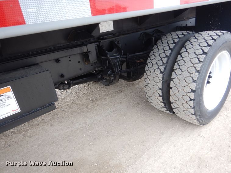 image for item HU9992 2006 International 4200  dump truck