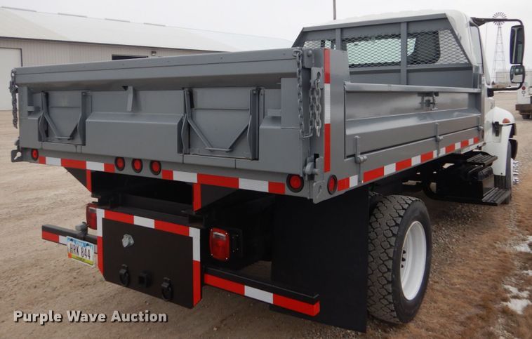 image for item HU9992 2006 International 4200  dump truck