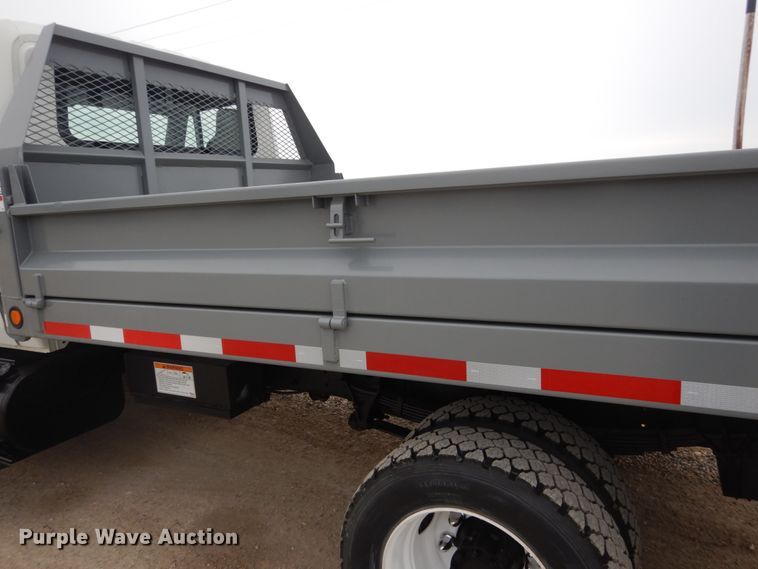 image for item HU9992 2006 International 4200  dump truck