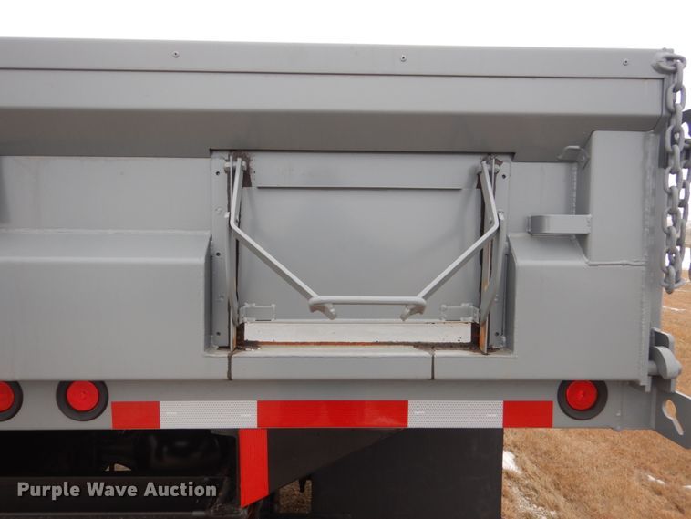 image for item HU9992 2006 International 4200  dump truck