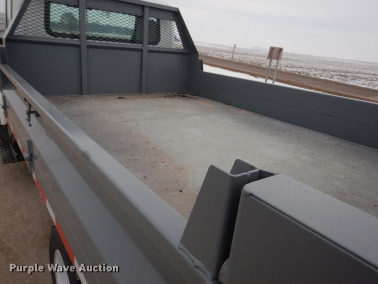 image for item HU9992 2006 International 4200  dump truck