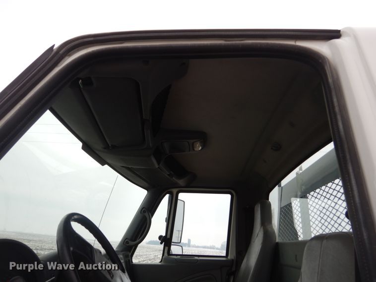 image for item HU9992 2006 International 4200  dump truck