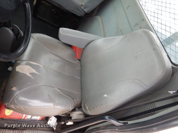 image for item HU9992 2006 International 4200  dump truck