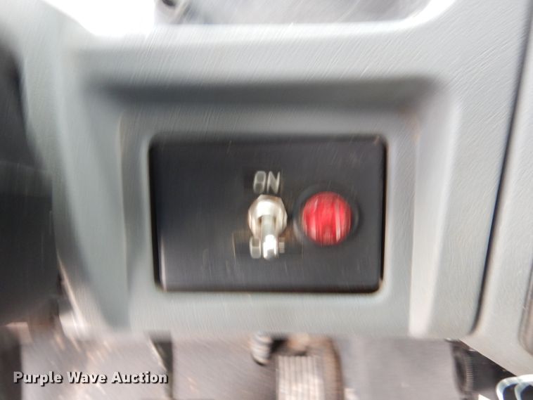 image for item HU9992 2006 International 4200  dump truck