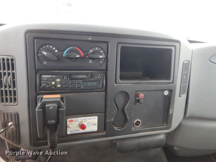 image for item HU9992 2006 International 4200  dump truck