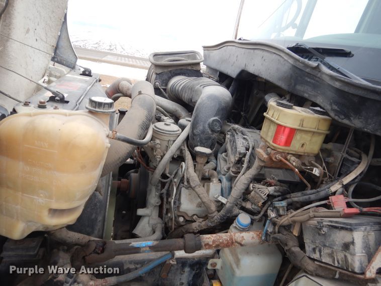 image for item HU9992 2006 International 4200  dump truck