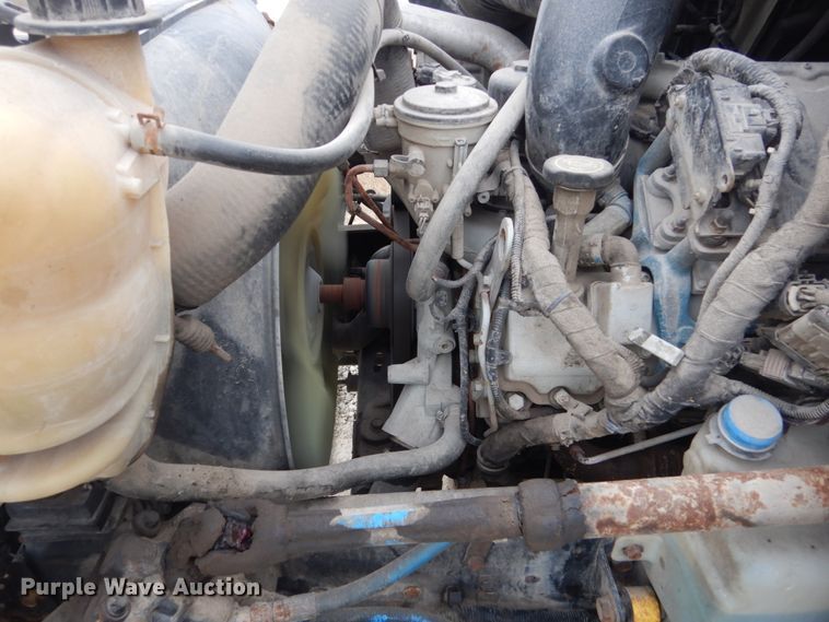 image for item HU9992 2006 International 4200  dump truck