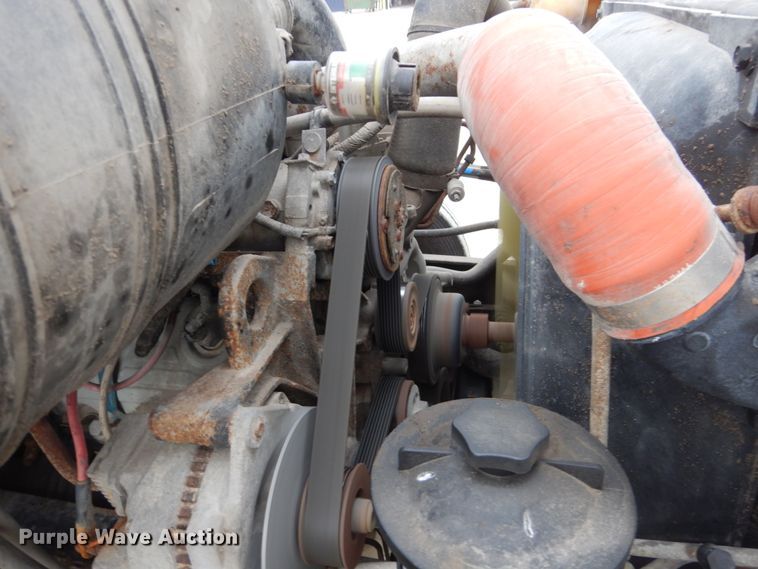 image for item HU9992 2006 International 4200  dump truck