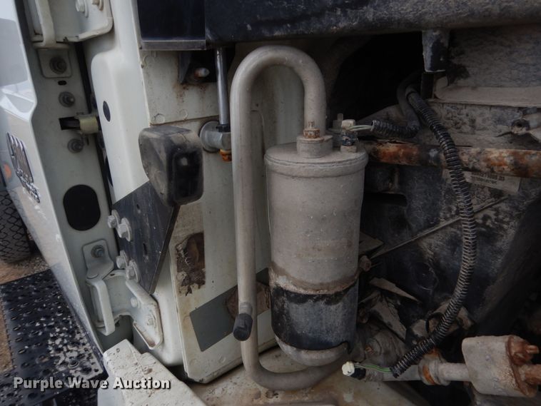 image for item HU9992 2006 International 4200  dump truck