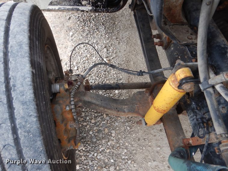 image for item HU9992 2006 International 4200  dump truck