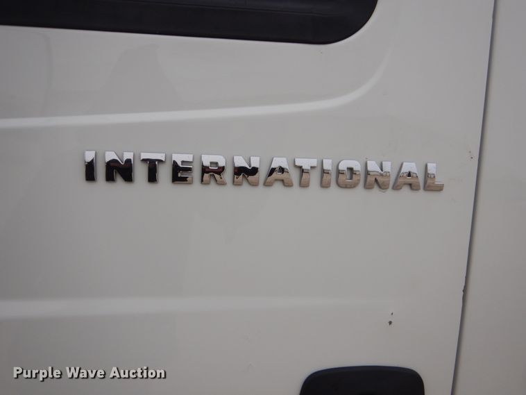 image for item HU9992 2006 International 4200  dump truck