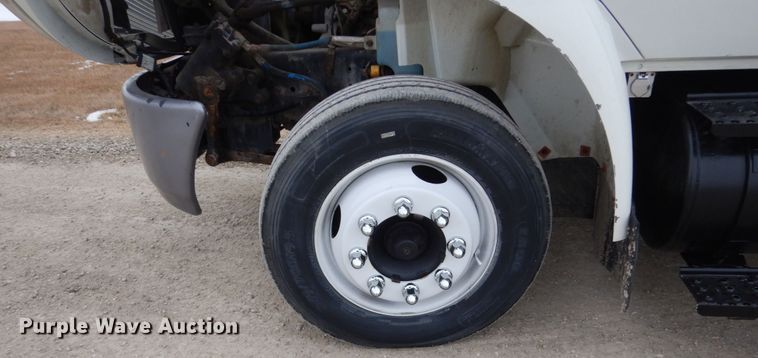 image for item HU9992 2006 International 4200  dump truck