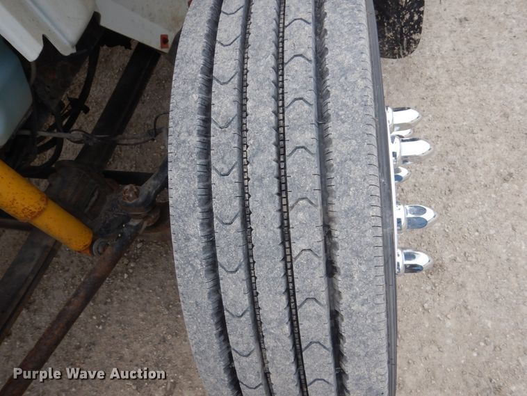 image for item HU9992 2006 International 4200  dump truck