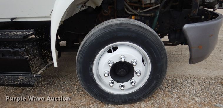 image for item HU9992 2006 International 4200  dump truck