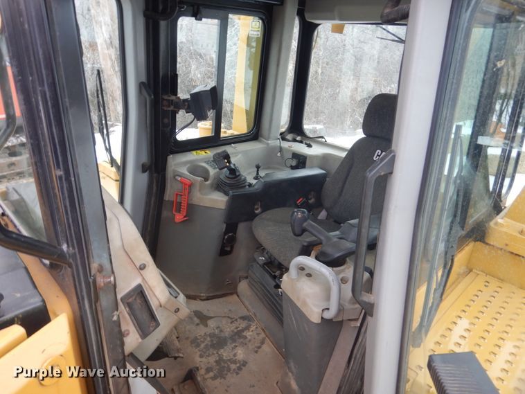 image for item HU9998 2014 Caterpillar D6T LGP  dozer