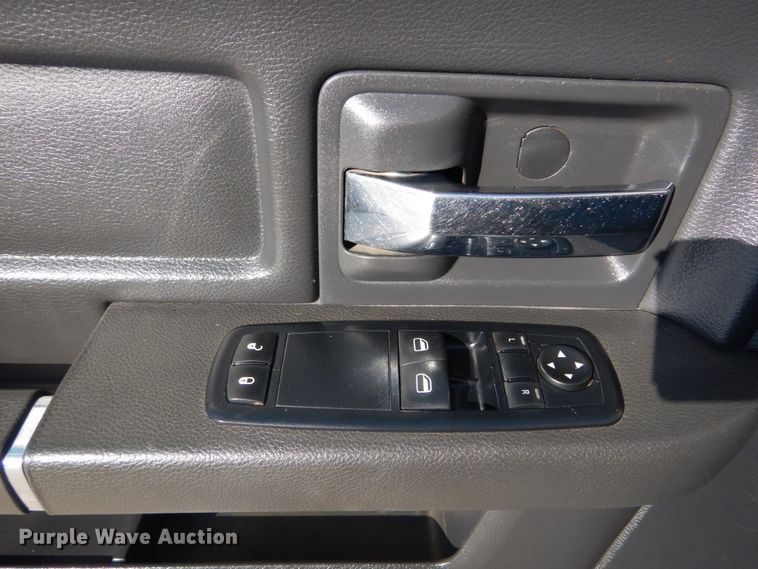 image for item HV9580 2011 Dodge Ram 5500  bucket truck