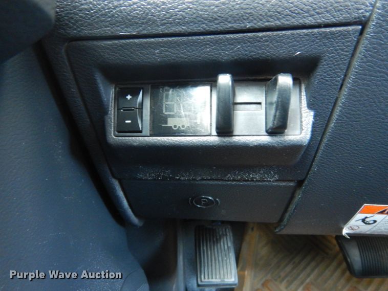 image for item HV9580 2011 Dodge Ram 5500  bucket truck