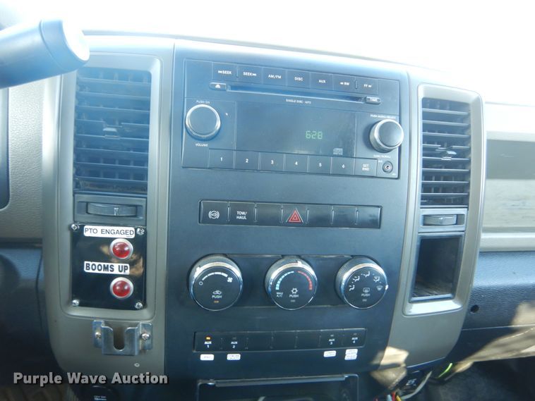 image for item HV9580 2011 Dodge Ram 5500  bucket truck