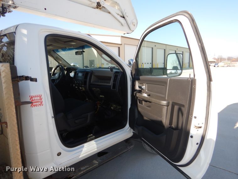 image for item HV9580 2011 Dodge Ram 5500  bucket truck