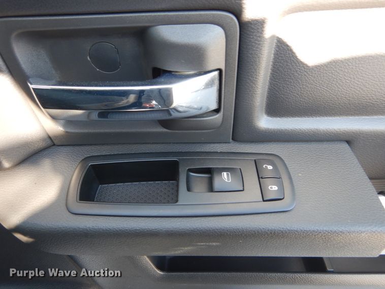 image for item HV9580 2011 Dodge Ram 5500  bucket truck