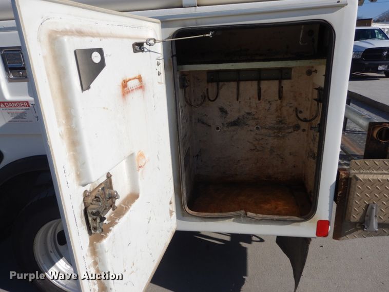 image for item HV9580 2011 Dodge Ram 5500  bucket truck