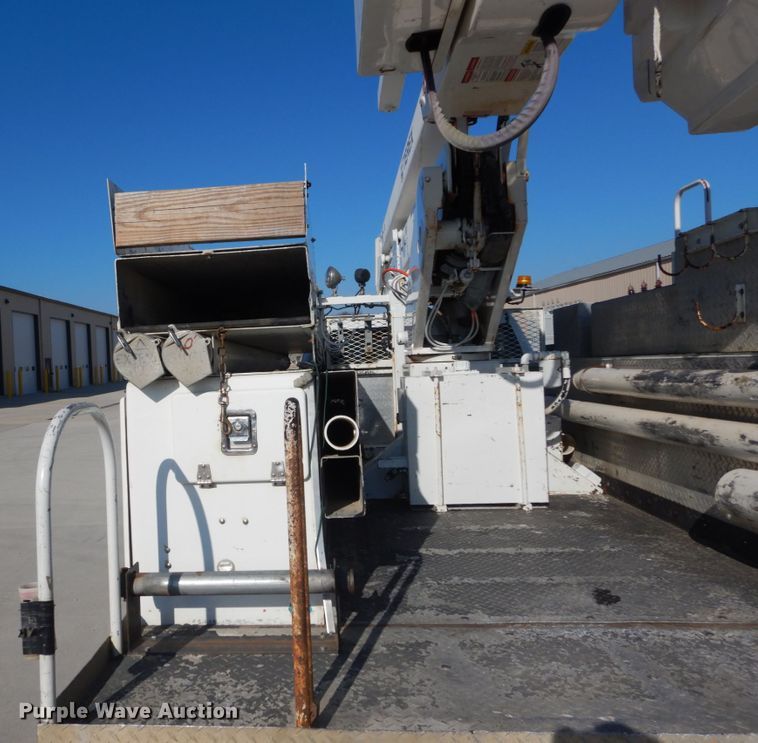 image for item HV9580 2011 Dodge Ram 5500  bucket truck