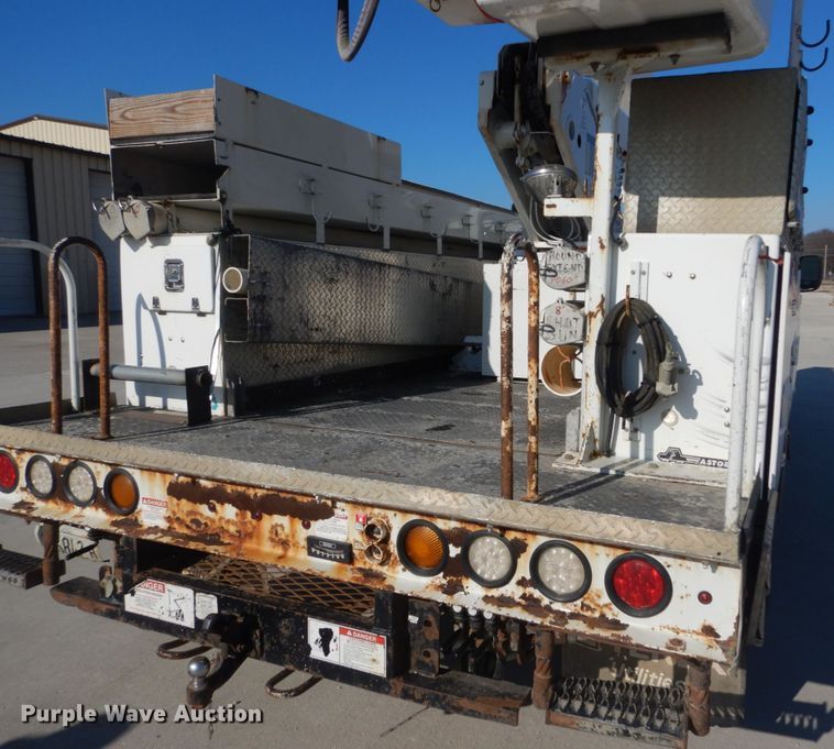 image for item HV9580 2011 Dodge Ram 5500  bucket truck