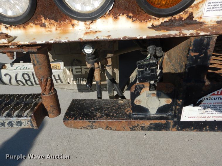 image for item HV9580 2011 Dodge Ram 5500  bucket truck