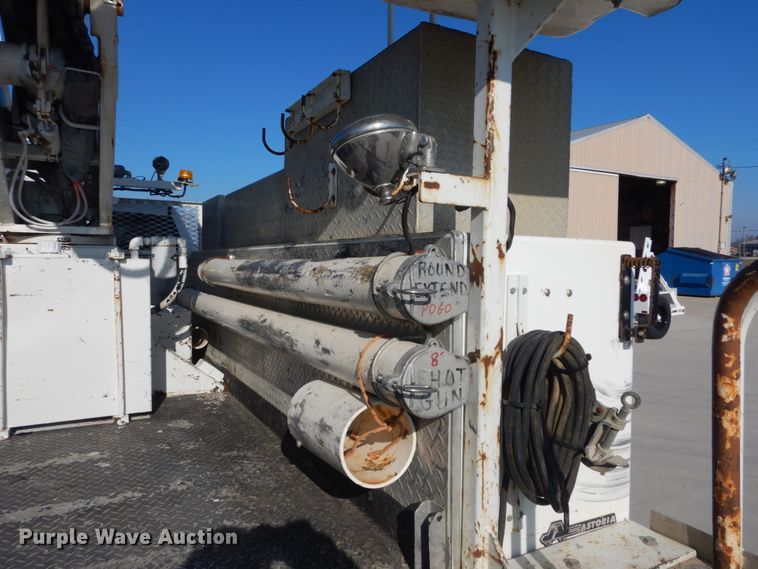 image for item HV9580 2011 Dodge Ram 5500  bucket truck