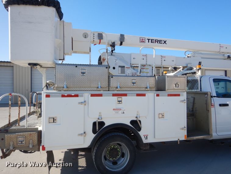 image for item HV9580 2011 Dodge Ram 5500  bucket truck