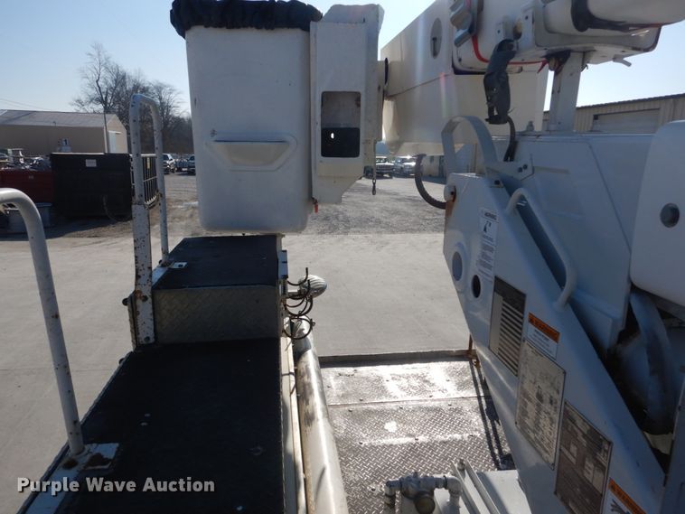 image for item HV9580 2011 Dodge Ram 5500  bucket truck