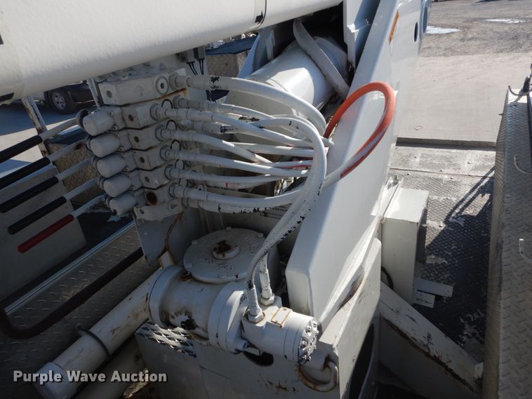 image for item HV9580 2011 Dodge Ram 5500  bucket truck