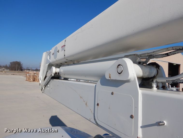 image for item HV9580 2011 Dodge Ram 5500  bucket truck