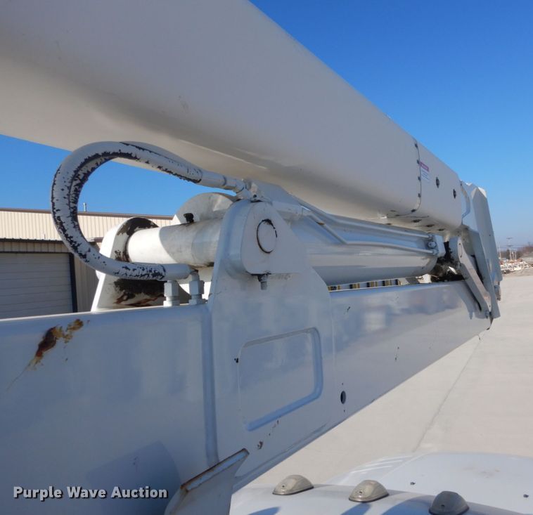 image for item HV9580 2011 Dodge Ram 5500  bucket truck