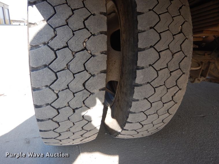 image for item HV9580 2011 Dodge Ram 5500  bucket truck