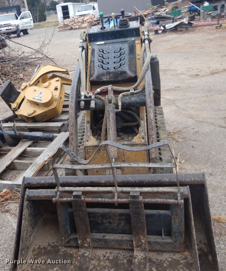 image for item HV9603 2007 Vermeer S600TX  compact utility loader