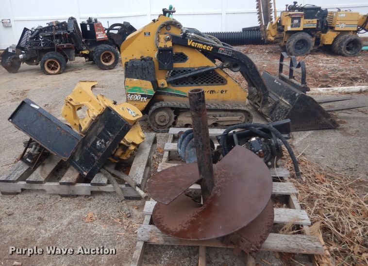 image for item HV9603 2007 Vermeer S600TX  compact utility loader