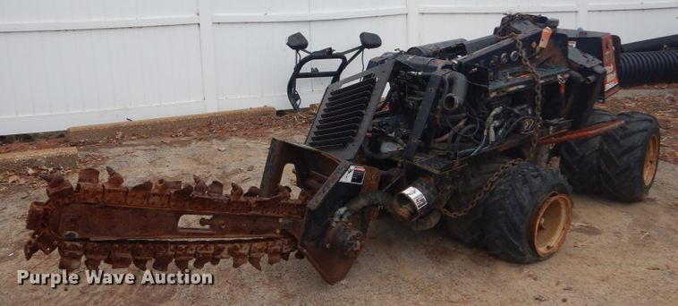 image for item HV9604 2001 Ditch Witch 410 SX  trencher