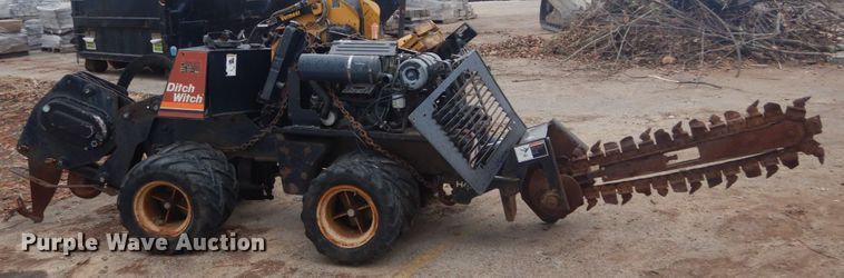 image for item HV9604 2001 Ditch Witch 410 SX  trencher