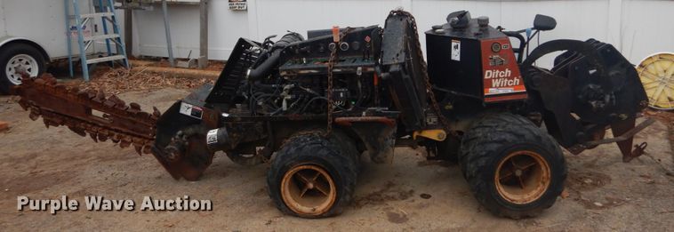 image for item HV9604 2001 Ditch Witch 410 SX  trencher