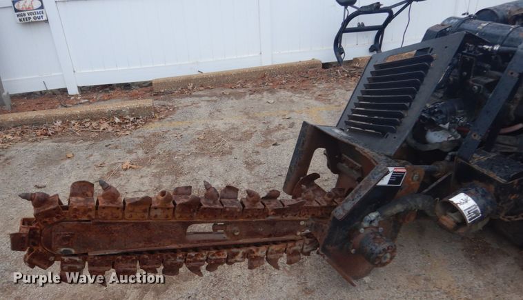 image for item HV9604 2001 Ditch Witch 410 SX  trencher