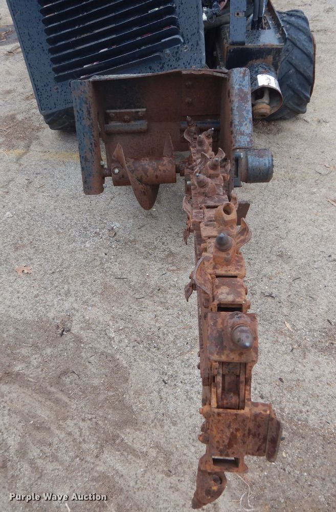 image for item HV9604 2001 Ditch Witch 410 SX  trencher