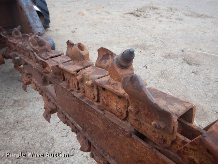 image for item HV9604 2001 Ditch Witch 410 SX  trencher