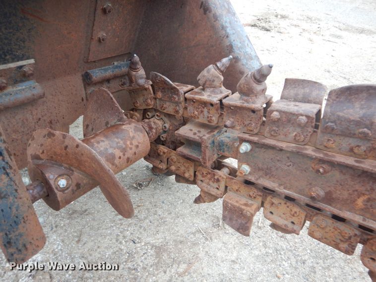 image for item HV9604 2001 Ditch Witch 410 SX  trencher