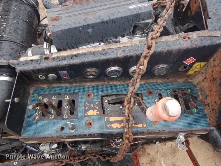 image for item HV9604 2001 Ditch Witch 410 SX  trencher