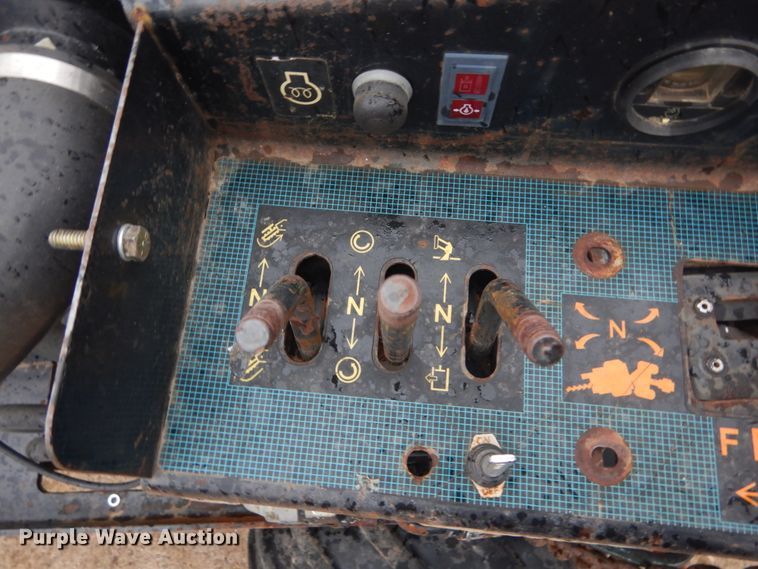 image for item HV9604 2001 Ditch Witch 410 SX  trencher