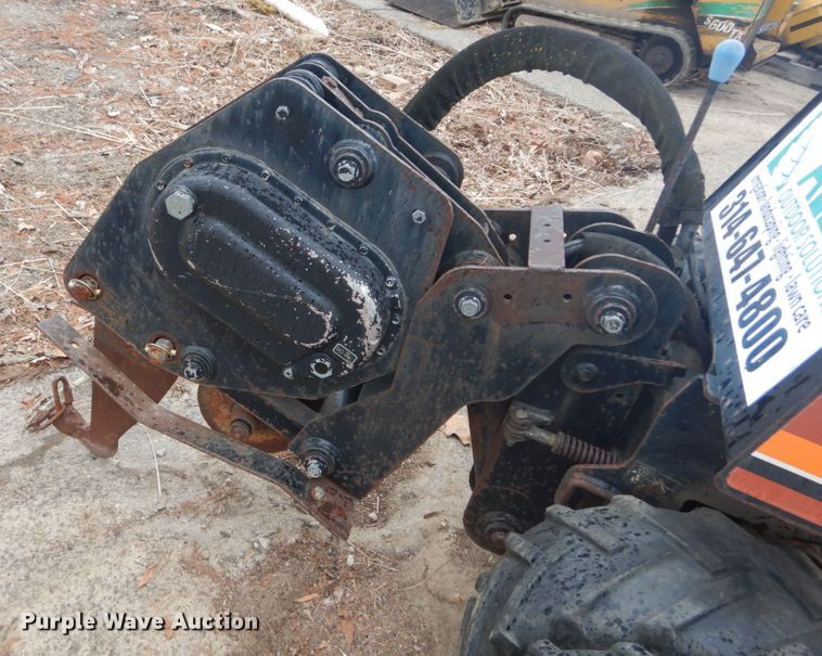image for item HV9604 2001 Ditch Witch 410 SX  trencher